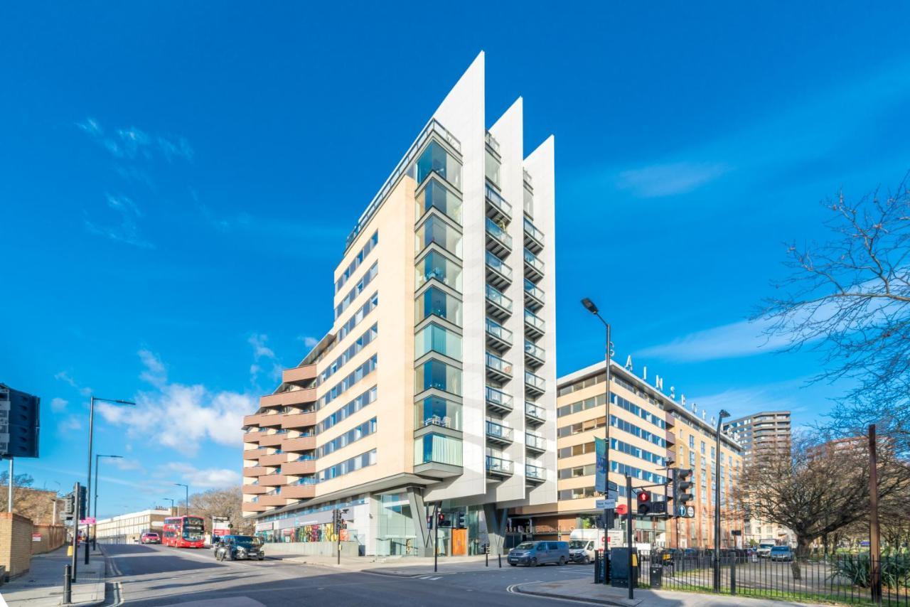 2 Bedroom Apartment With Park Views Shoreditch 런던 외부 사진